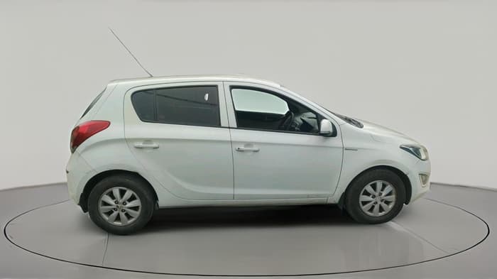 2013 Hyundai i20 SPORTZ 1.4 AT, Petrol, Automatic, 62,741 km, exterior