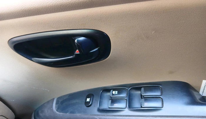 2010 Hyundai i10 MAGNA 1.2, Petrol, Manual, 91,567 km, interior