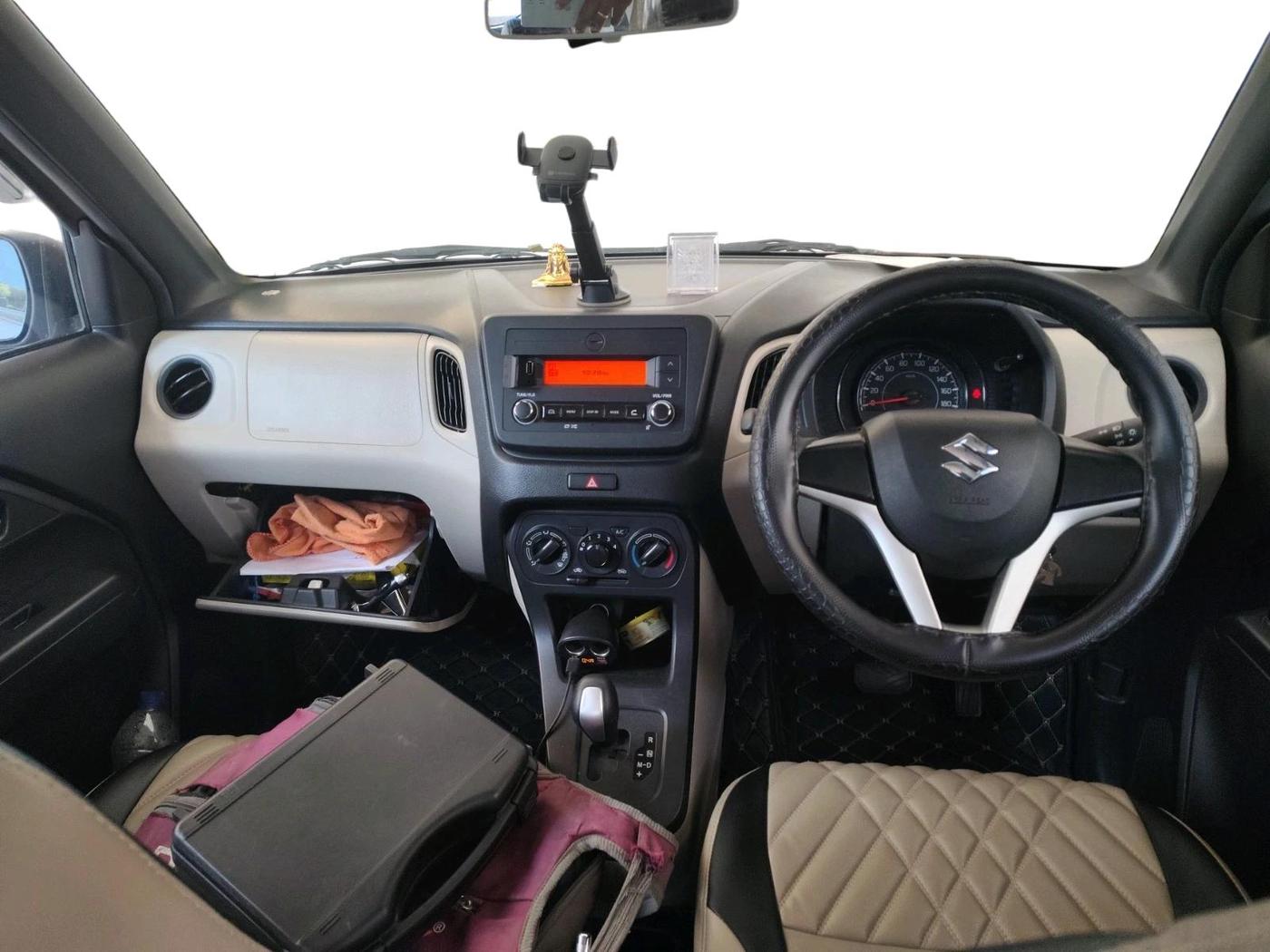 2024 Maruti New Wagon-R VXI 1.0 AMT, Petrol, Automatic, 14,749 km, interior