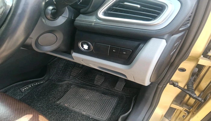 2020 Tata ALTROZ XZ DIESEL, Diesel, Manual, 74,477 km, interior