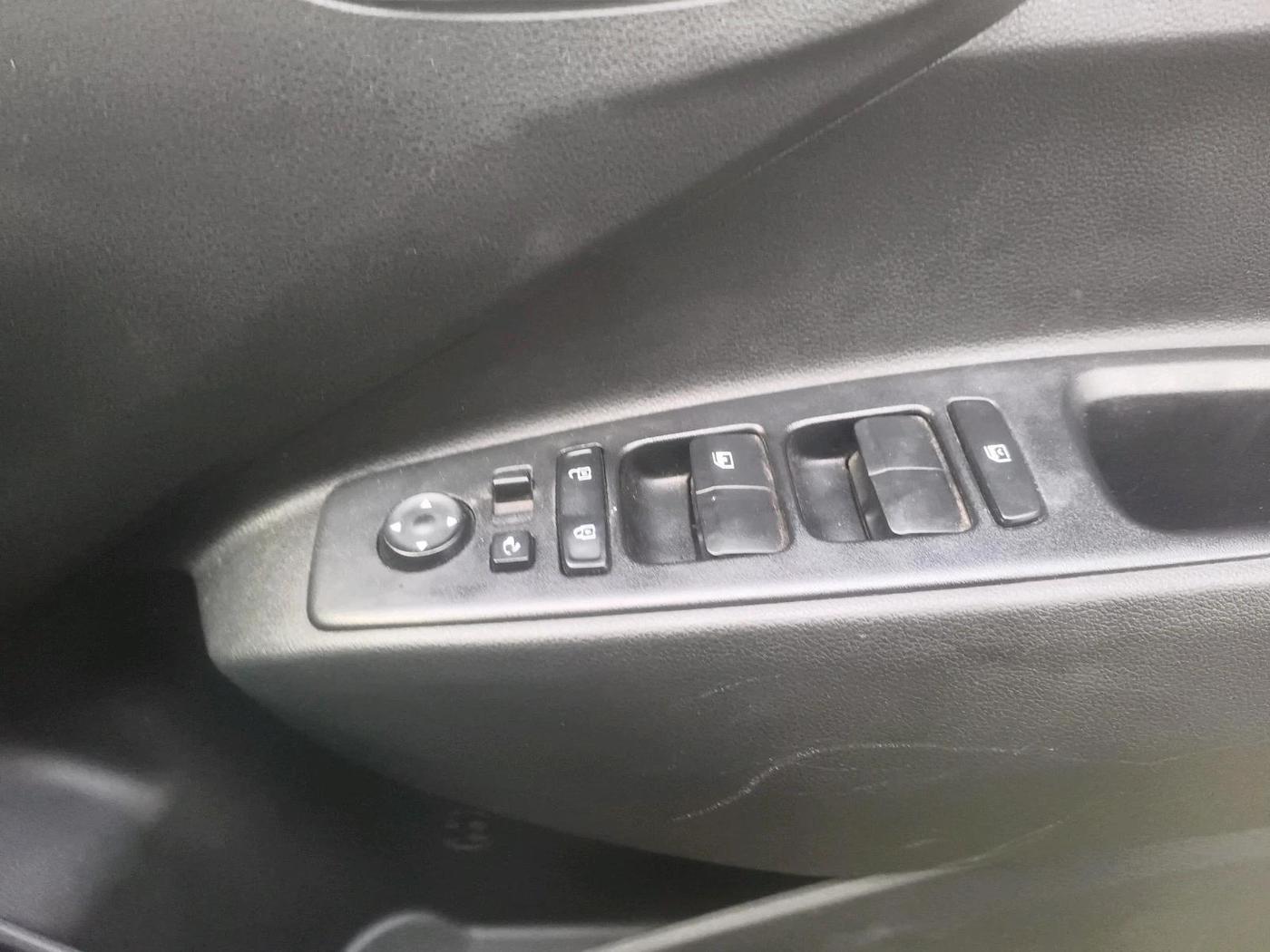2022 Hyundai GRAND I10 NIOS SPORTZ 1.0 TURBO GDI, Petrol, Manual, 22,417 km, interior
