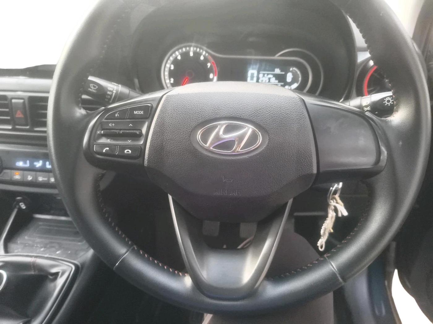 2022 Hyundai GRAND I10 NIOS SPORTZ 1.0 TURBO GDI, Petrol, Manual, 22,417 km, interior