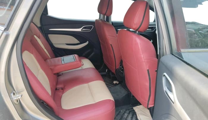 2024 MG ASTOR Select 1.5 MT (Ivory), Petrol, Manual, 7,486 km, interior