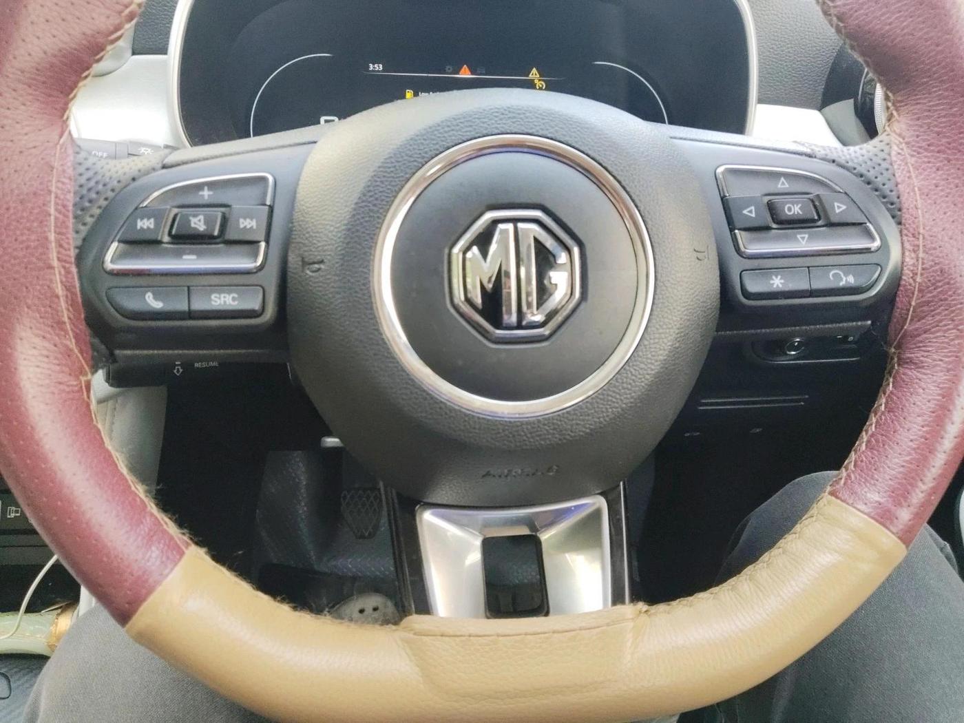 2024 MG ASTOR Select 1.5 MT (Ivory), Petrol, Manual, 7,486 km, interior