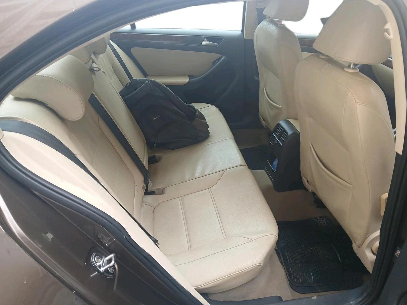 2012 Volkswagen Jetta COMFORTLINE TSI, Petrol, Manual, 87,754 km, interior