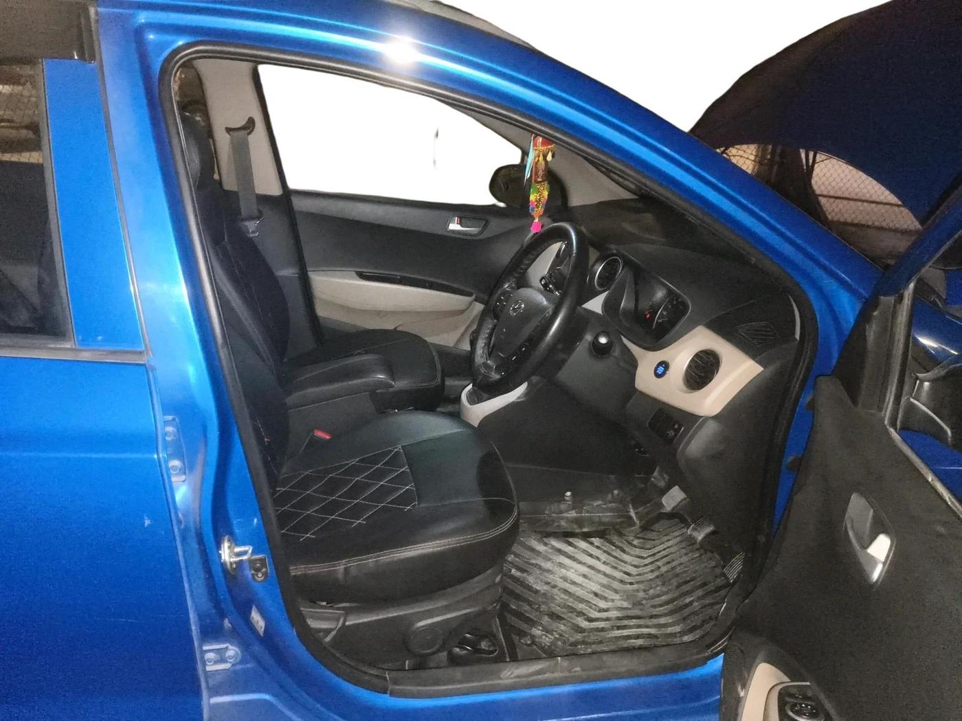2017 Hyundai Grand i10 ASTA 1.2 KAPPA VTVT, Petrol, Manual, 1,23,052 km, interior