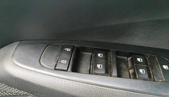 2022 KIA SELTOS HTE 1.5 PETROL, Petrol, Manual, 30,545 km, interior