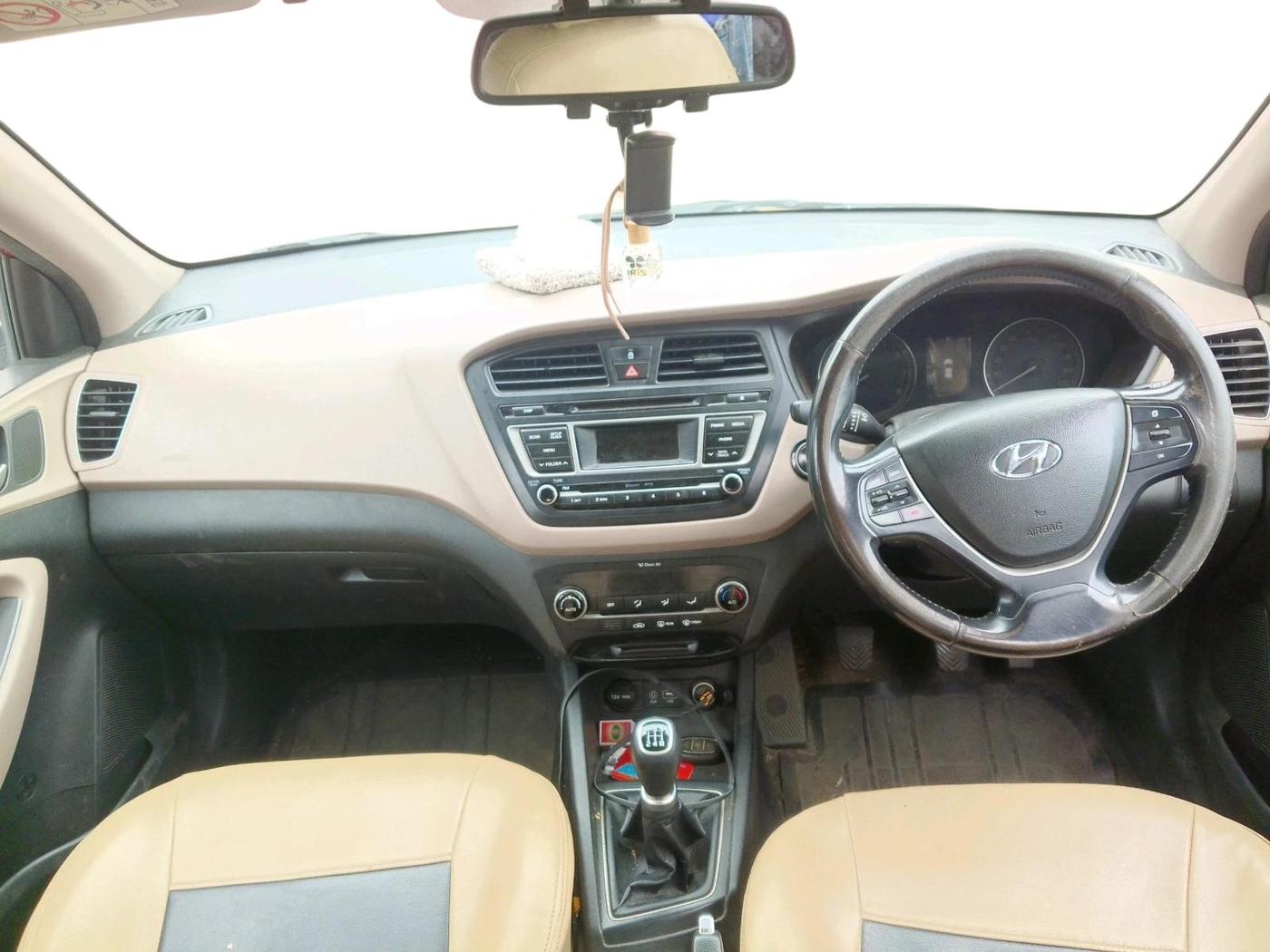 2015 Hyundai Elite i20 ASTA 1.2, Petrol, Manual, 1,19,319 km, interior