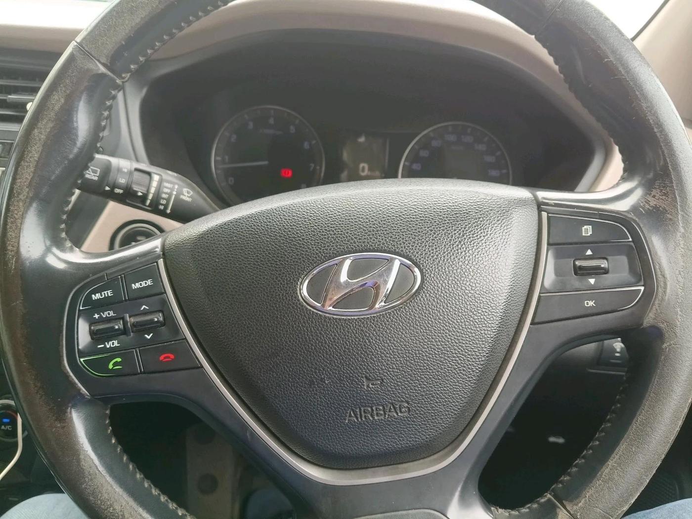 2015 Hyundai Elite i20 ASTA 1.2, Petrol, Manual, 1,19,319 km, interior