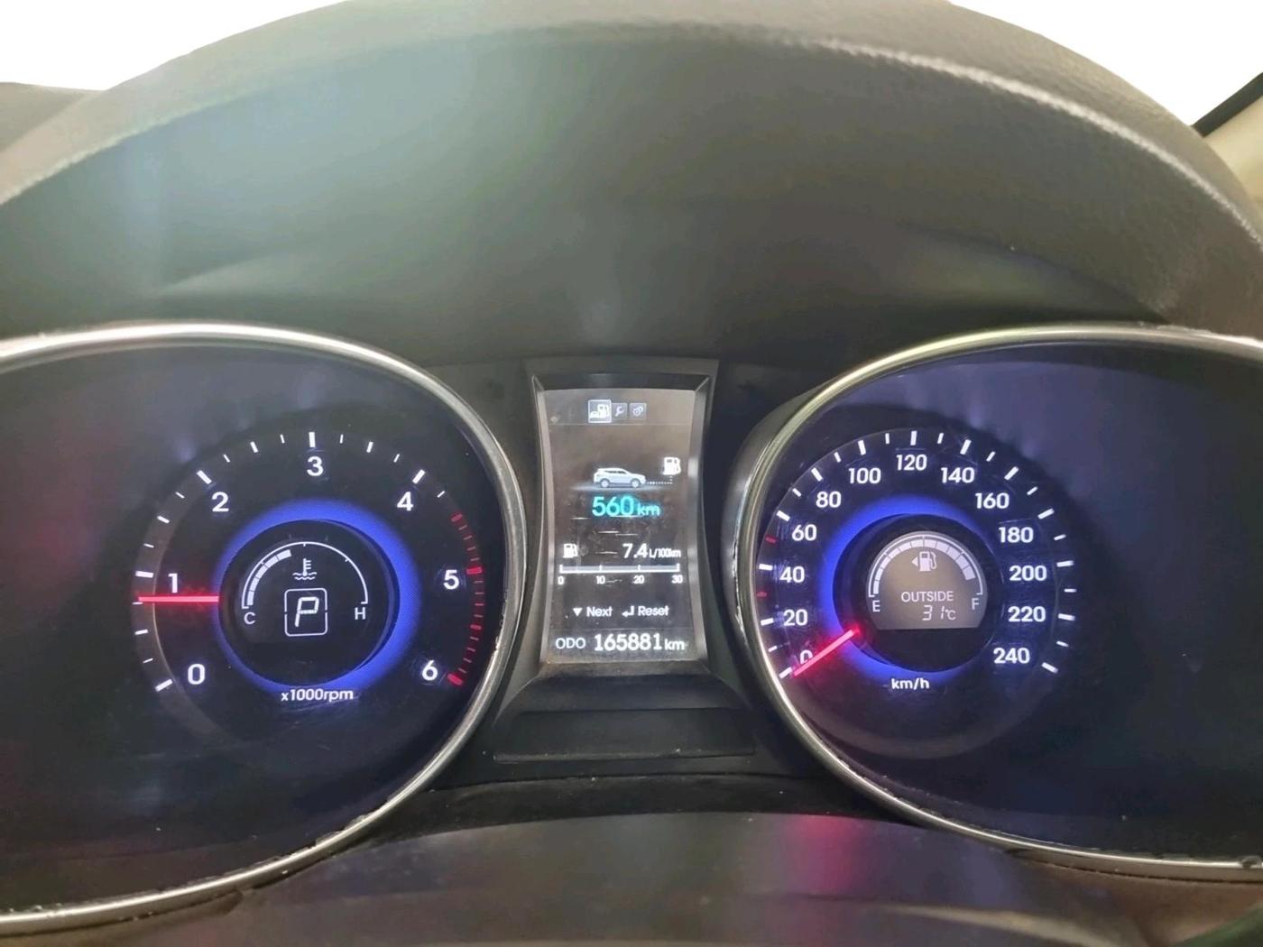 2014 Hyundai Santa Fe 2 WD AT, Diesel, Automatic, 1,65,881 km, interior
