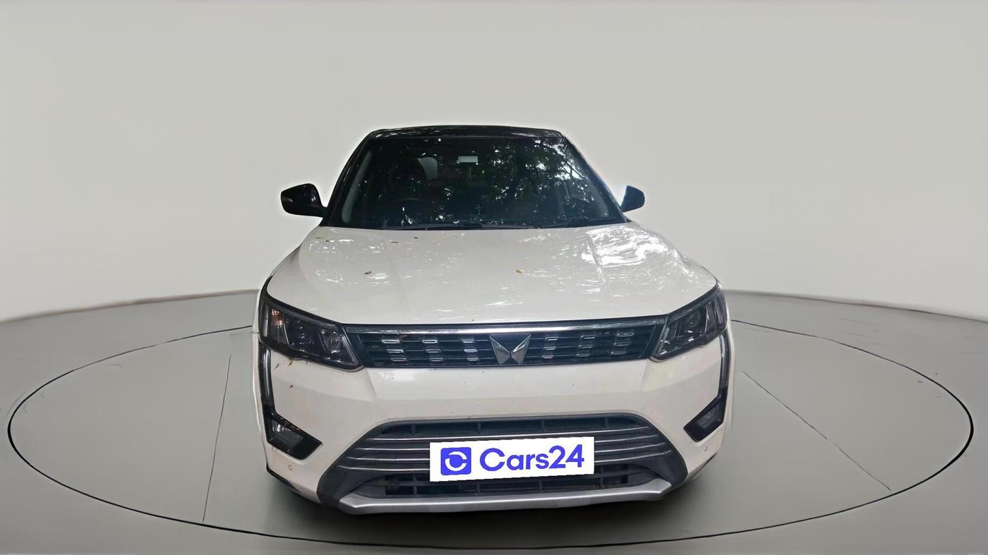 2023 Mahindra XUV300 W8 (O) 1.2 PETROL, Petrol, Manual, 52,803 km, exterior