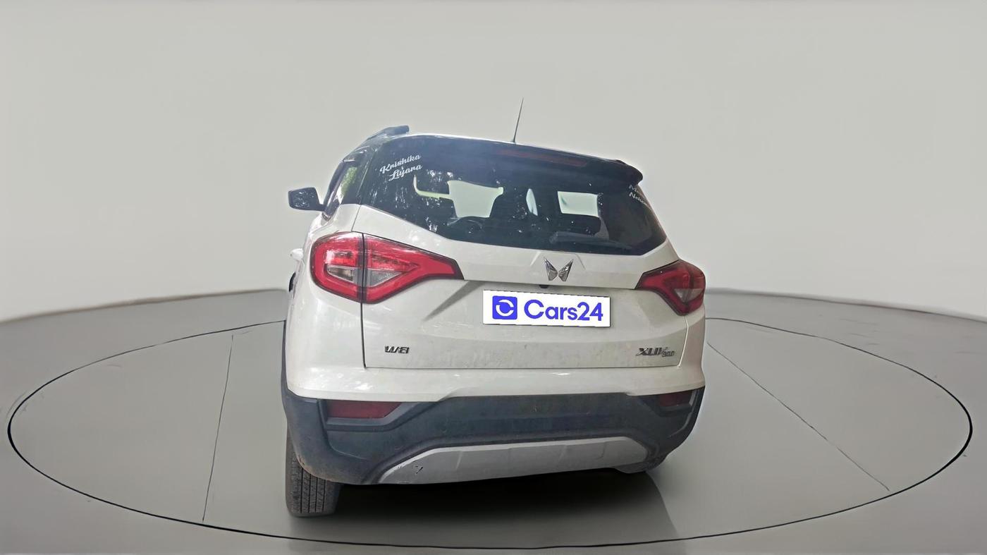 2023 Mahindra XUV300 W8 (O) 1.2 PETROL, Petrol, Manual, 52,803 km, exterior