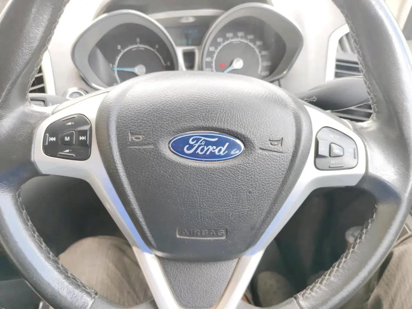 2017 Ford Ecosport TITANIUM+ 1.5L DIESEL, Diesel, Manual, 1,45,500 km, interior