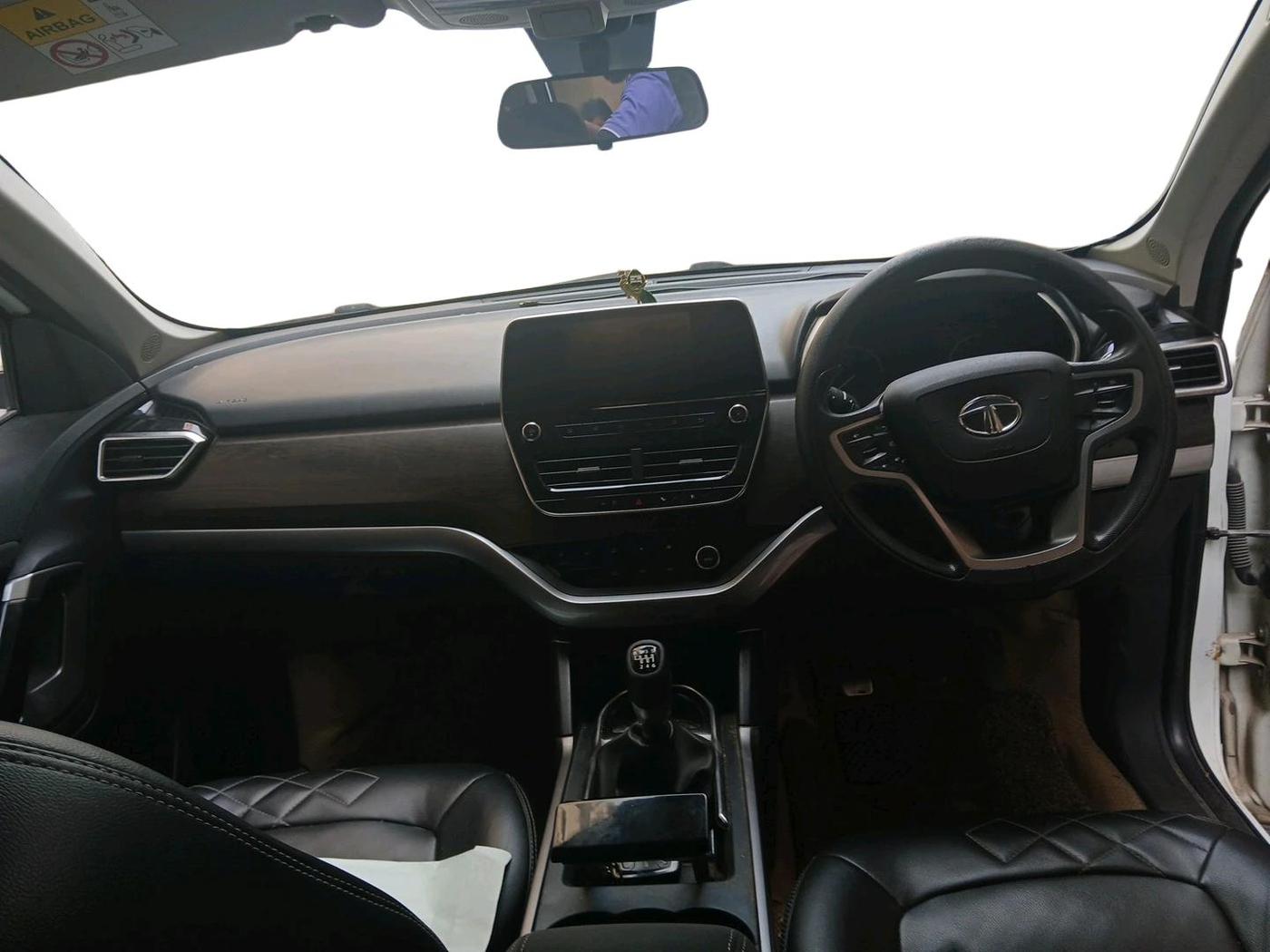 2019 Tata Harrier XT 2.0L KRYOTEC, Diesel, Manual, 1,22,978 km, interior