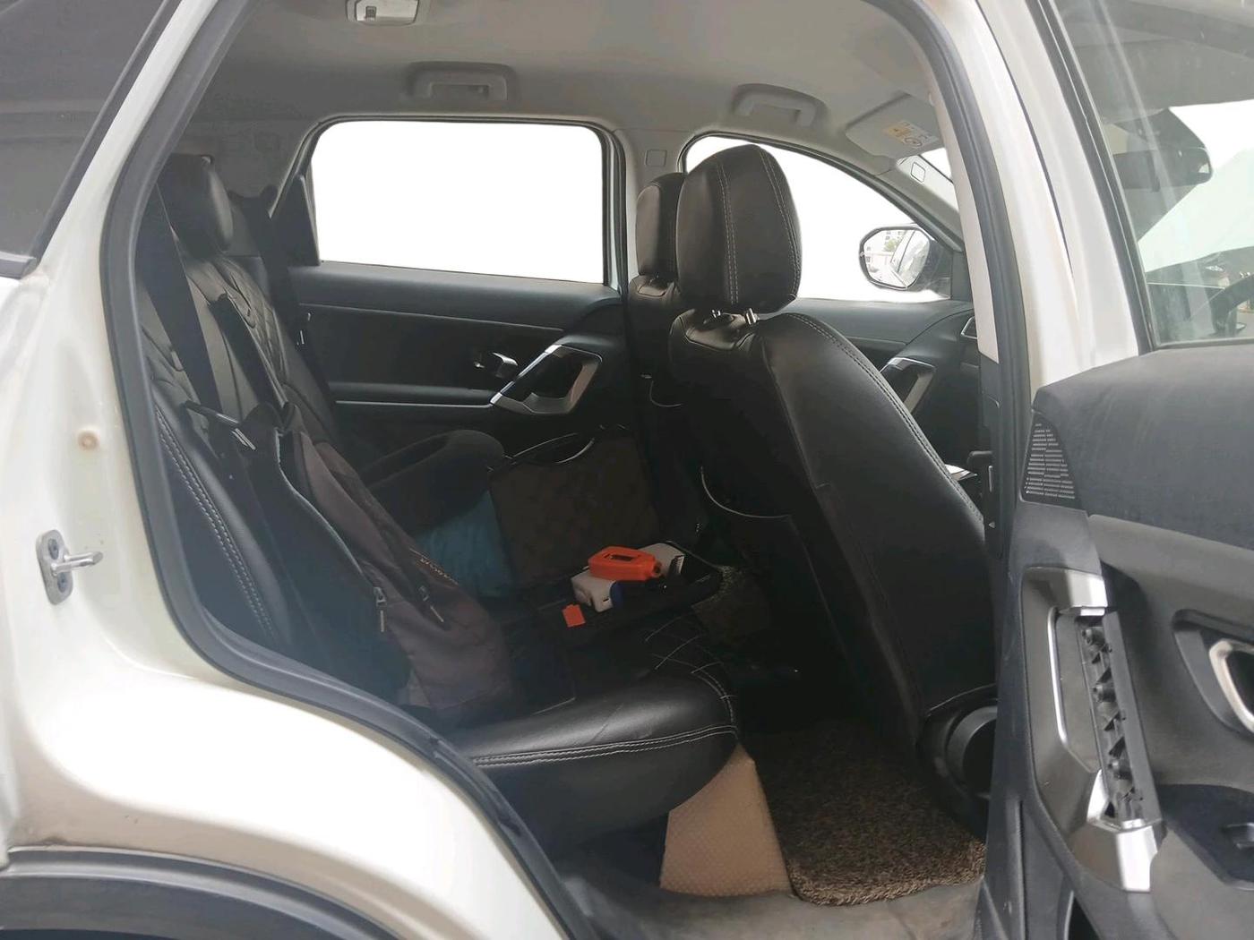 2019 Tata Harrier XT 2.0L KRYOTEC, Diesel, Manual, 1,22,978 km, interior