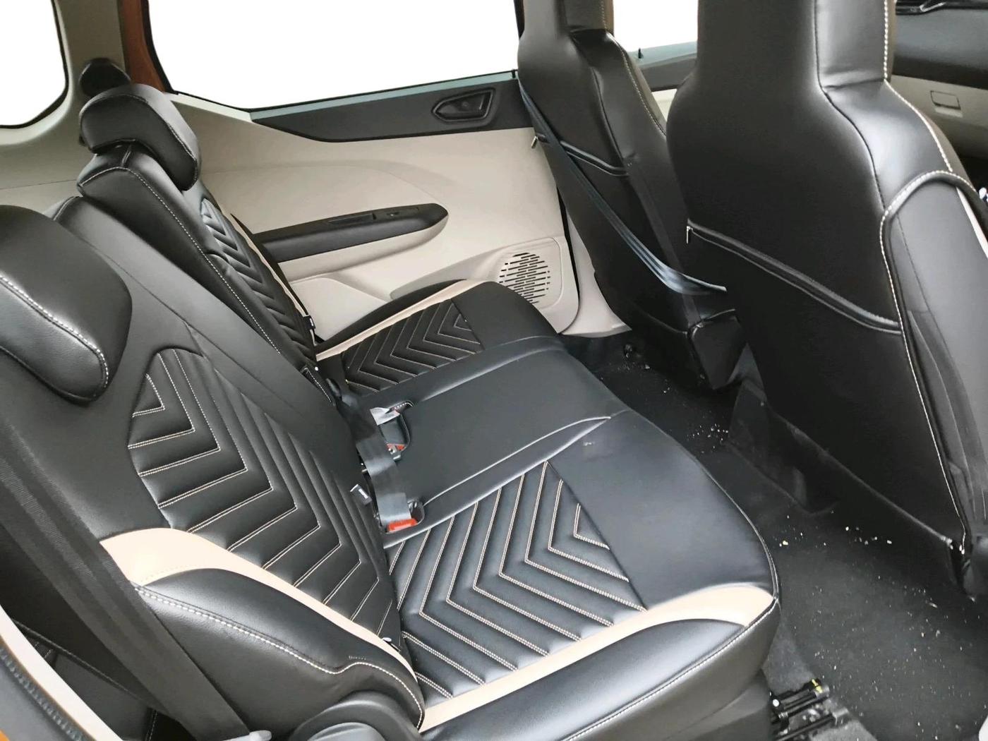2025 Renault TRIBER RXT, Petrol, Manual, 11,741 km, interior