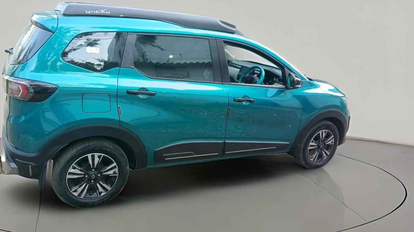 2025 Renault TRIBER Emotion, CNG, Manual, 19,163 km, exterior