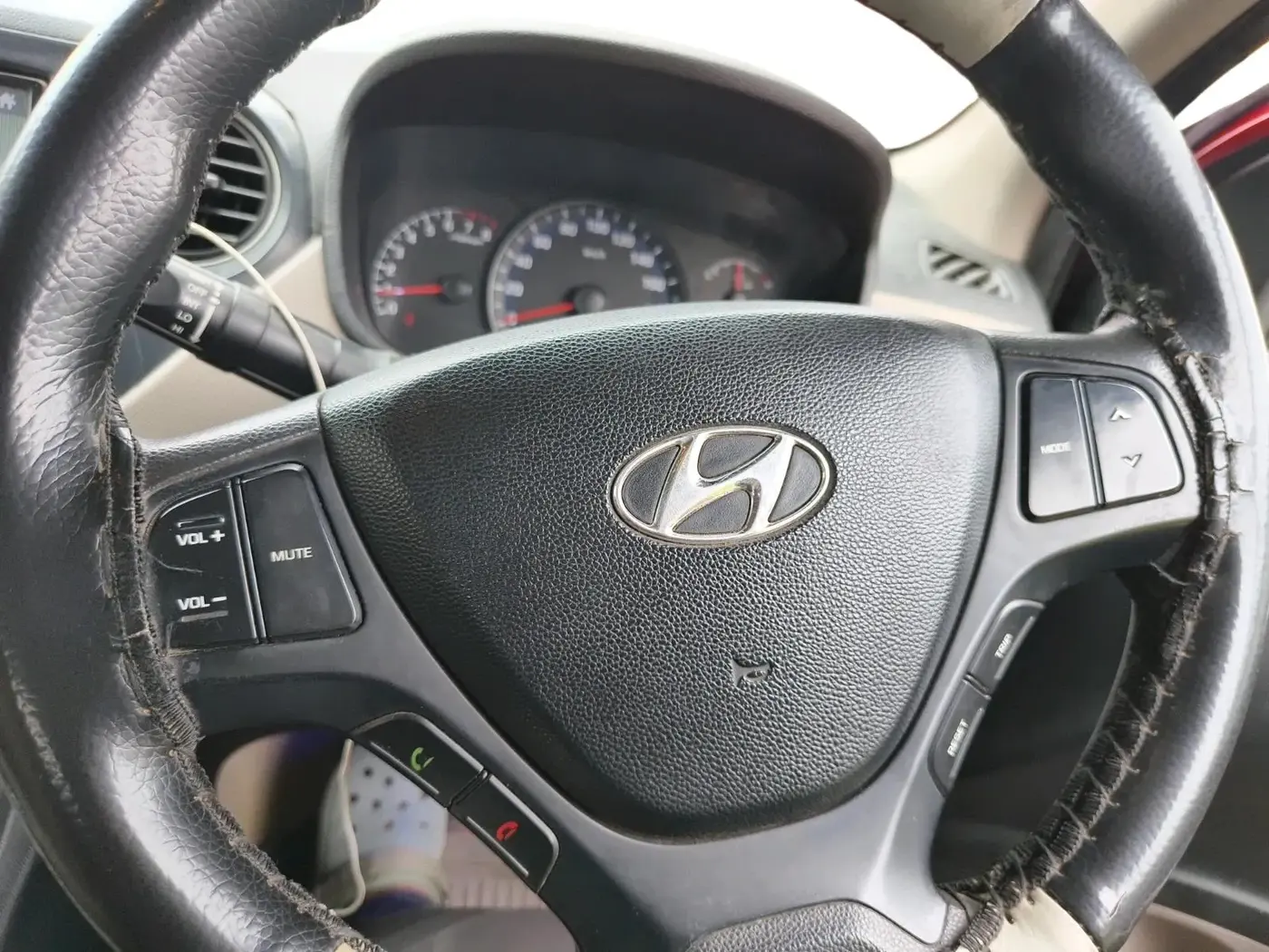 2014 Hyundai Xcent S (O) 1.2, Petrol, Manual, 1,45,170 km, interior