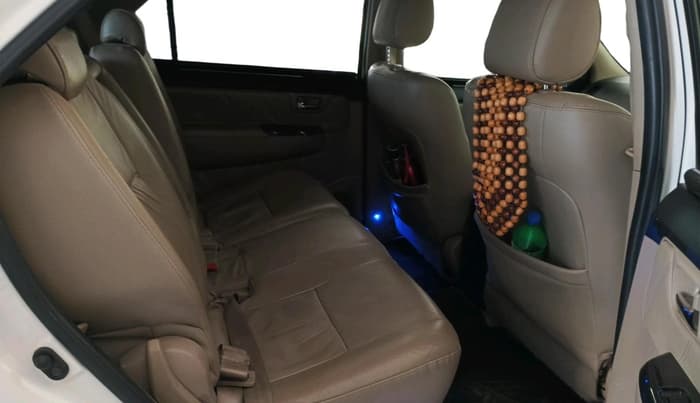 2014 Toyota Fortuner 3.0 4X2 MT, Diesel, Manual, 1,13,598 km, interior