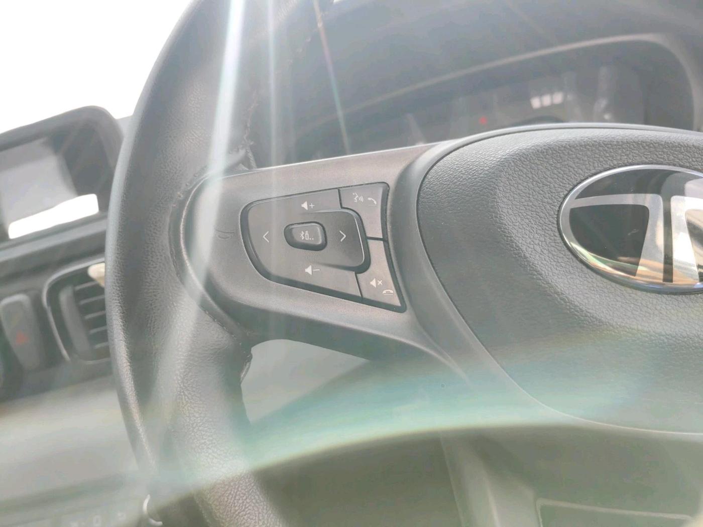 2025 Tata PUNCH ADVENTURE MT, Petrol, Manual, 16,547 km, interior