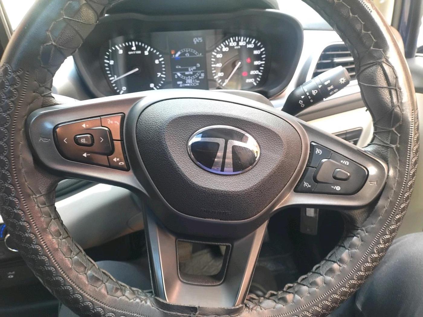 2024 Tata ALTROZ XM PLUS SUNROOF, Petrol, Manual, 28,011 km, interior
