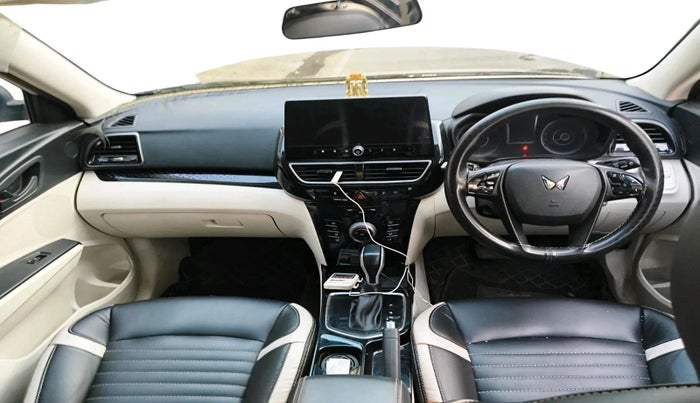 2024 Mahindra XUV 3XO MX3 Pro 1.2 L TCMPFI AT, Petrol, Automatic, 57,075 km, interior