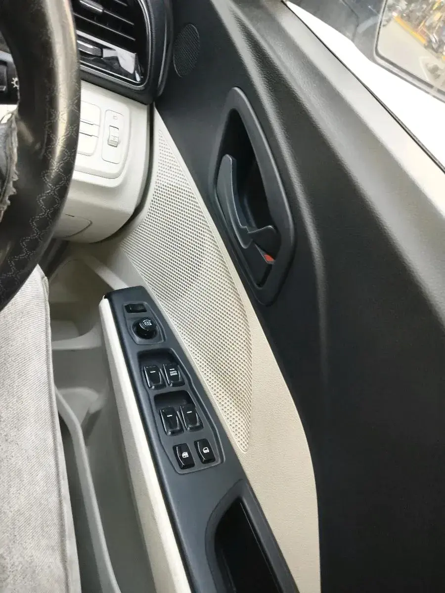 2024 Mahindra XUV 3XO MX3 Pro 1.2 L TCMPFI AT, Petrol, Automatic, 57,075 km, interior