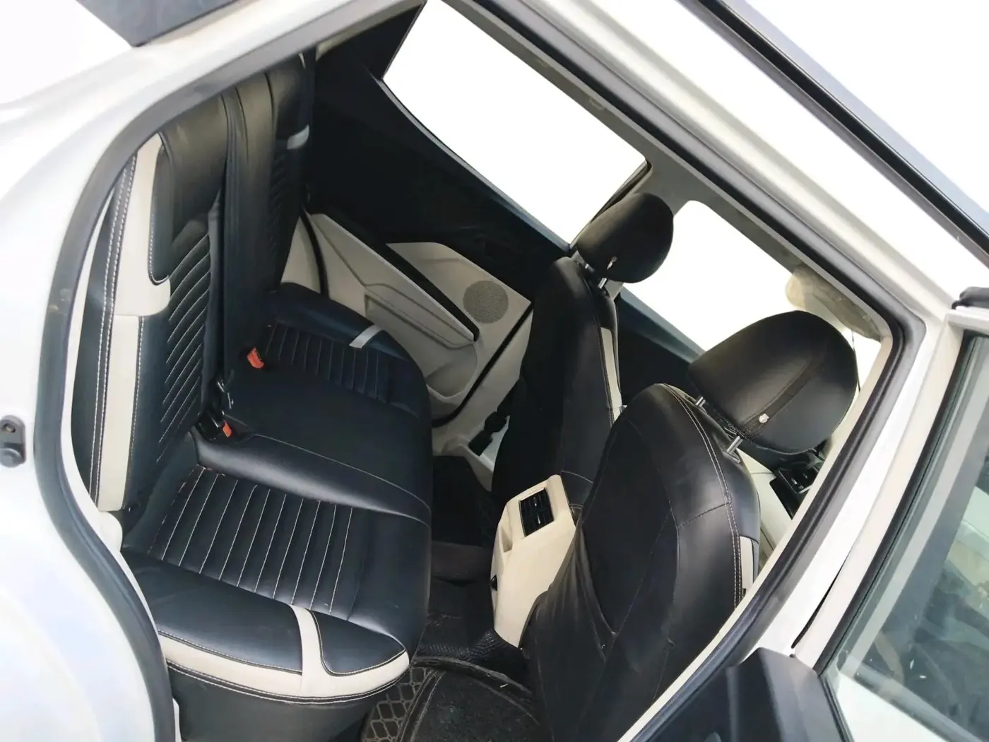 2024 Mahindra XUV 3XO MX3 Pro 1.2 L TCMPFI AT, Petrol, Automatic, 57,075 km, interior