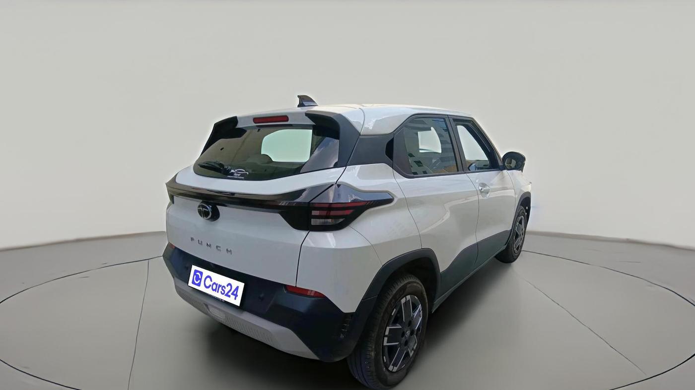 2026 Tata PUNCH Adventure AMT, Petrol, Automatic, 2,576 km, exterior