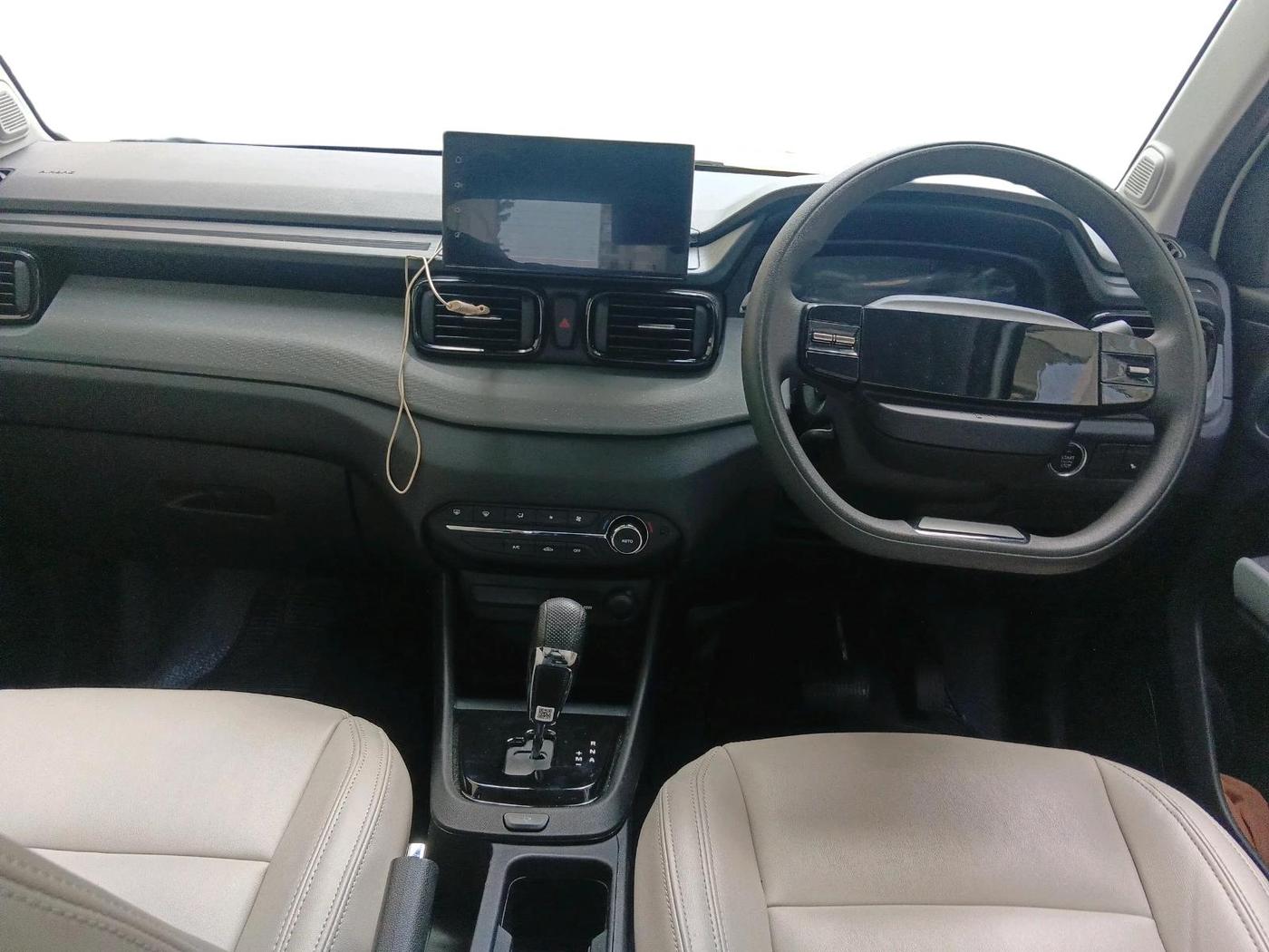 2026 Tata PUNCH Adventure AMT, Petrol, Automatic, 2,576 km, interior