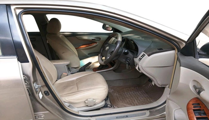 2010 Toyota Corolla Altis G PETROL, Petrol, Manual, 2,26,133 km, interior