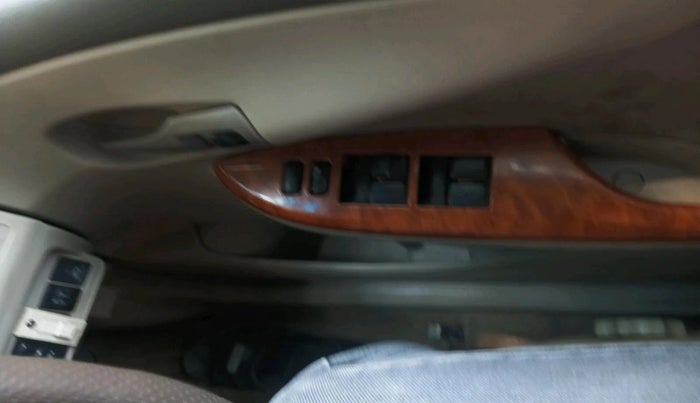 2010 Toyota Corolla Altis G PETROL, Petrol, Manual, 2,26,133 km, interior