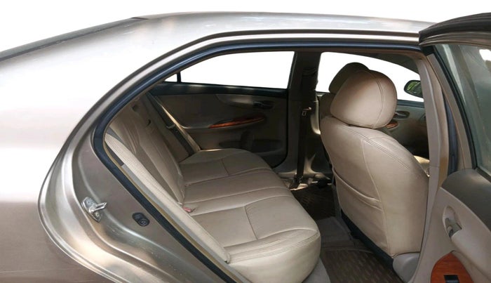 2010 Toyota Corolla Altis G PETROL, Petrol, Manual, 2,26,133 km, interior