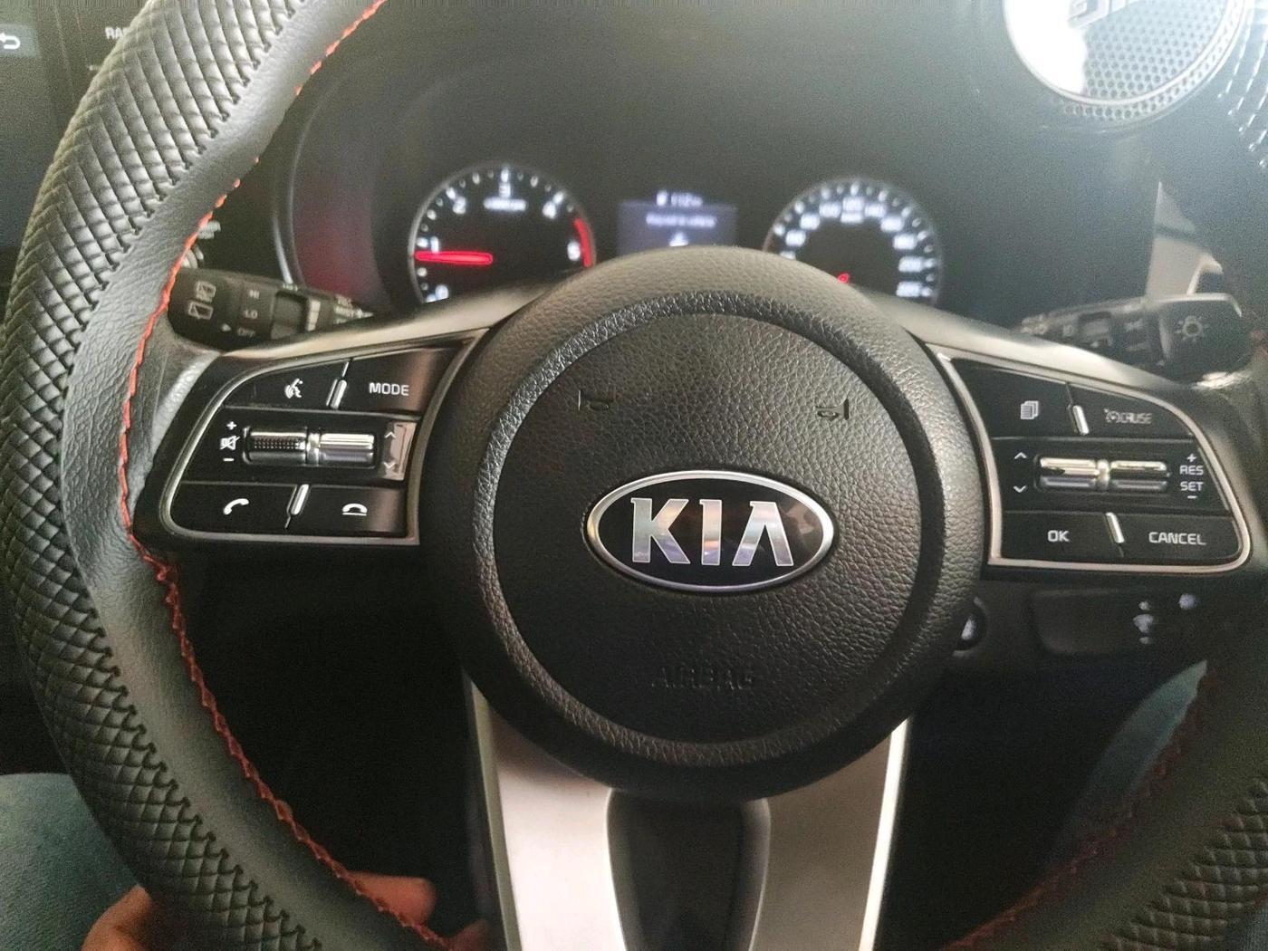 2020 KIA SELTOS HTK PLUS AT 1.5 DIESEL, Diesel, Automatic, 1,16,957 km, interior