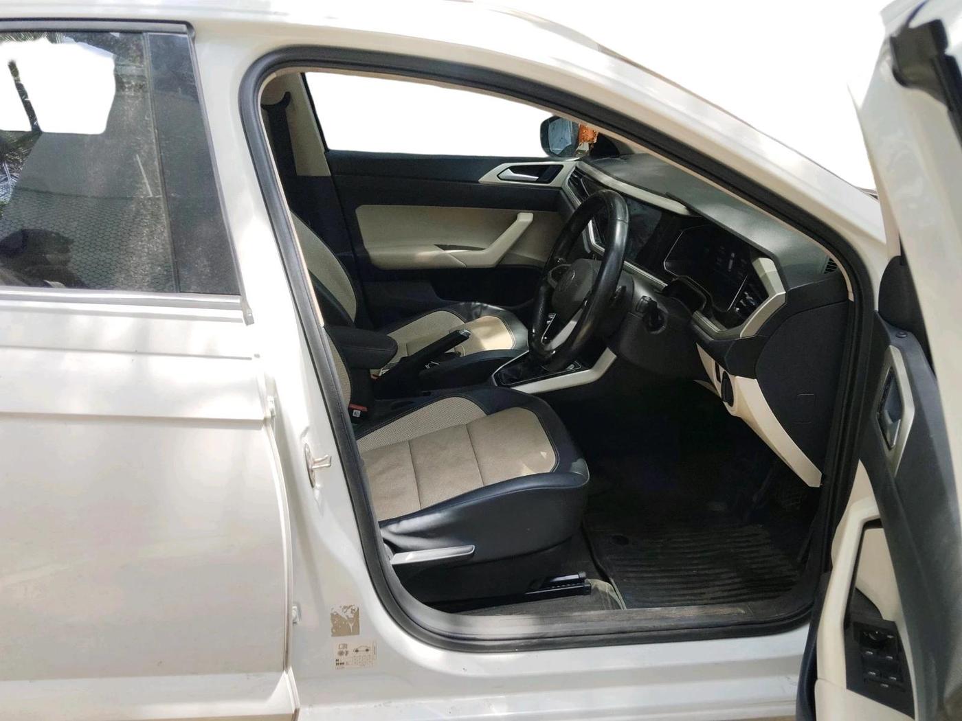 2022 Volkswagen VIRTUS TOPLINE TSI 1.0 AT, Petrol, Automatic, 95,918 km, interior
