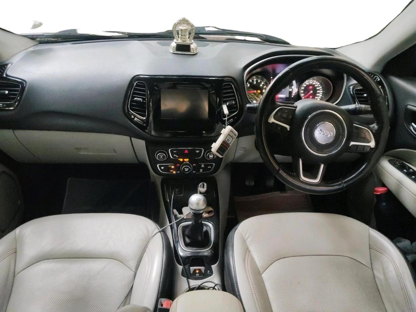 2017 Jeep Compass LIMITED 2.0 DIESEL, Diesel, Manual, 1,54,004 km, interior