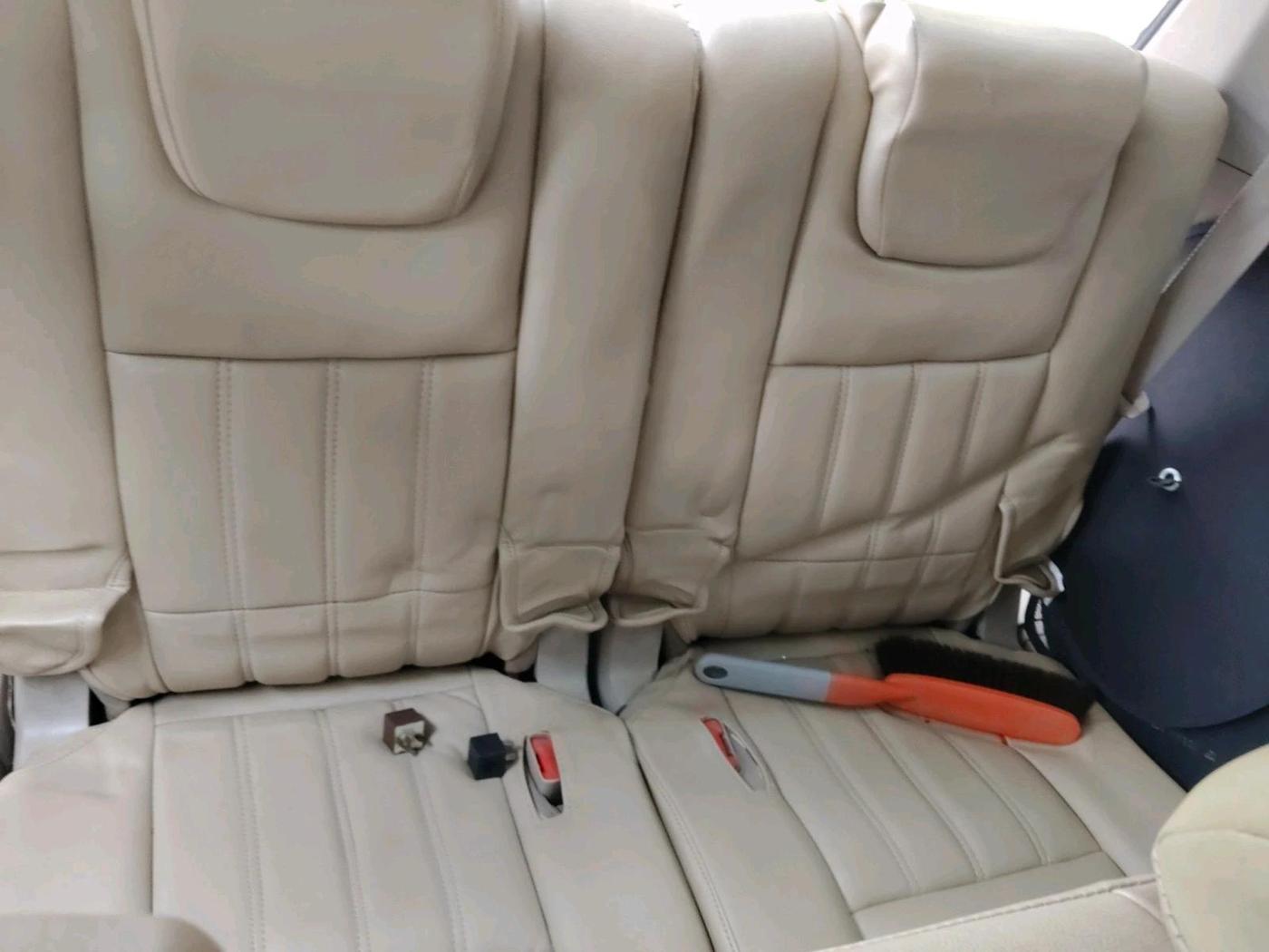 2017 Mahindra XUV500 W6 AT 1.99, Diesel, Automatic, 1,06,398 km, interior