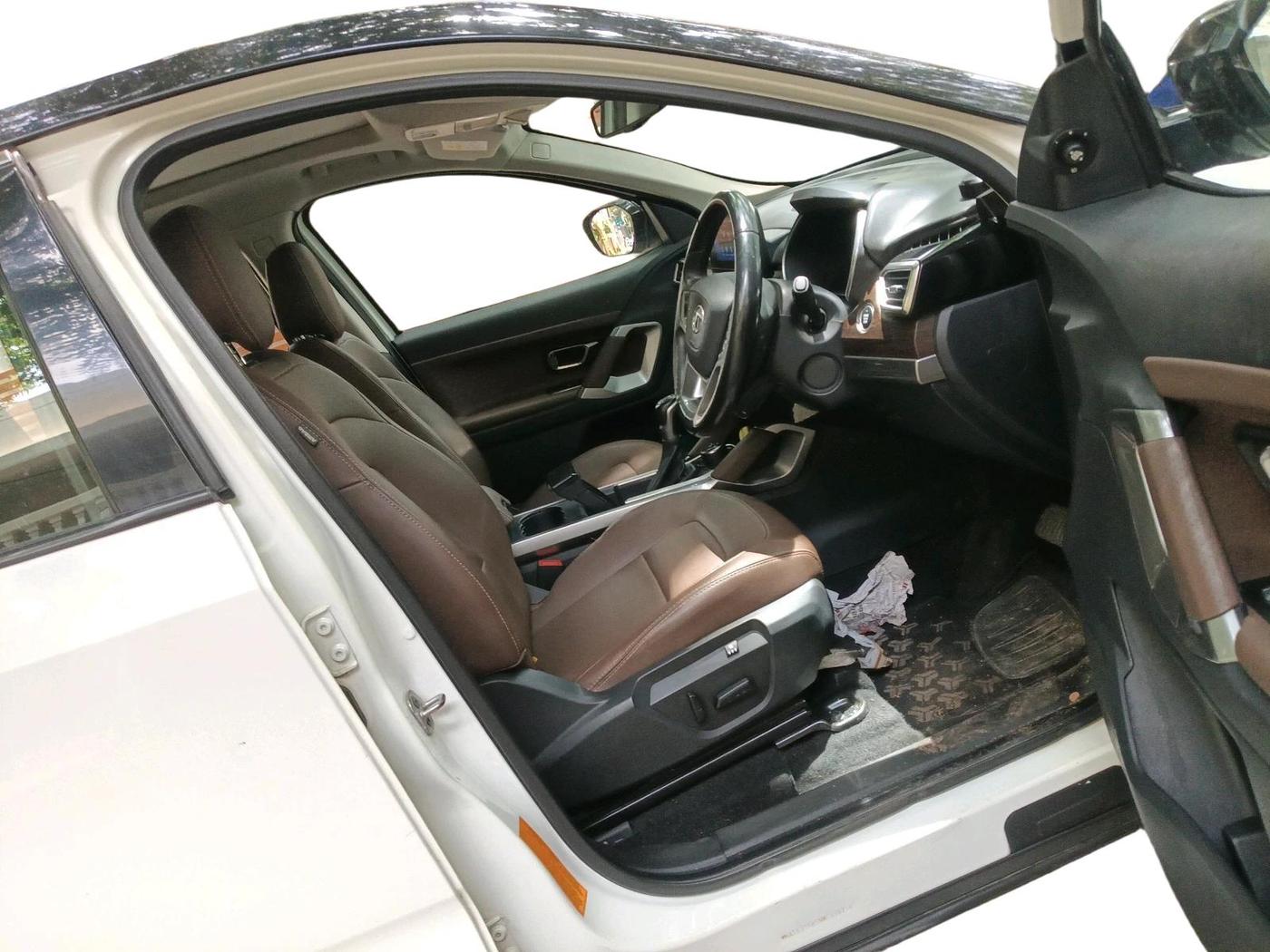 2022 Tata Harrier XZA PLUS 2.0L, Diesel, Automatic, 36,668 km, interior