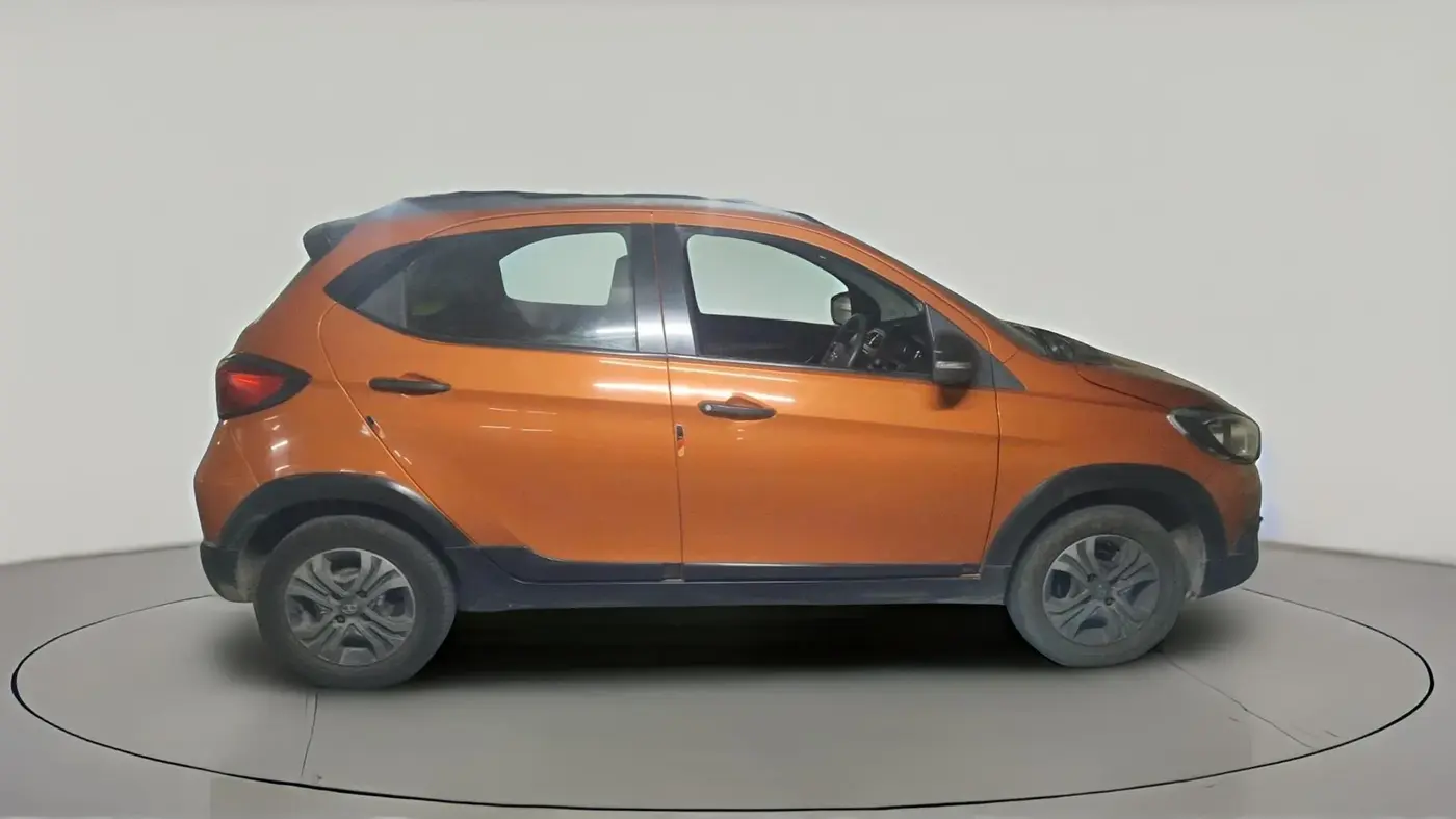 2018 Tata TIAGO NRG PETROL, Petrol, Manual, 78,153 km, exterior