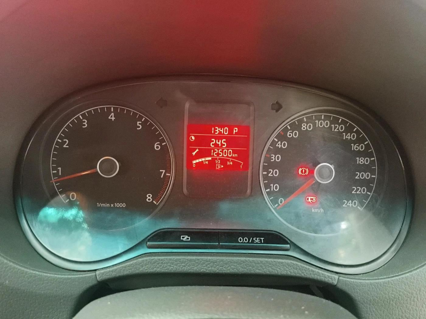 2010 Volkswagen Vento HIGHLINE PETROL AT, Petrol, Automatic, 95,302 km, interior