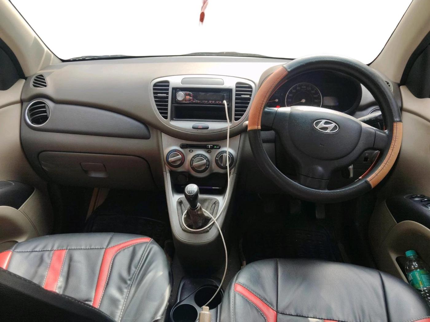 2011 Hyundai i10 MAGNA 1.2, Petrol, Manual, 70,499 km, interior