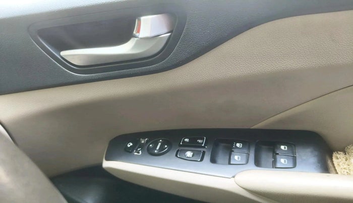 2017 Hyundai Verna 1.6 VTVT SX (O) AT, Petrol, Automatic, 1,27,342 km, interior