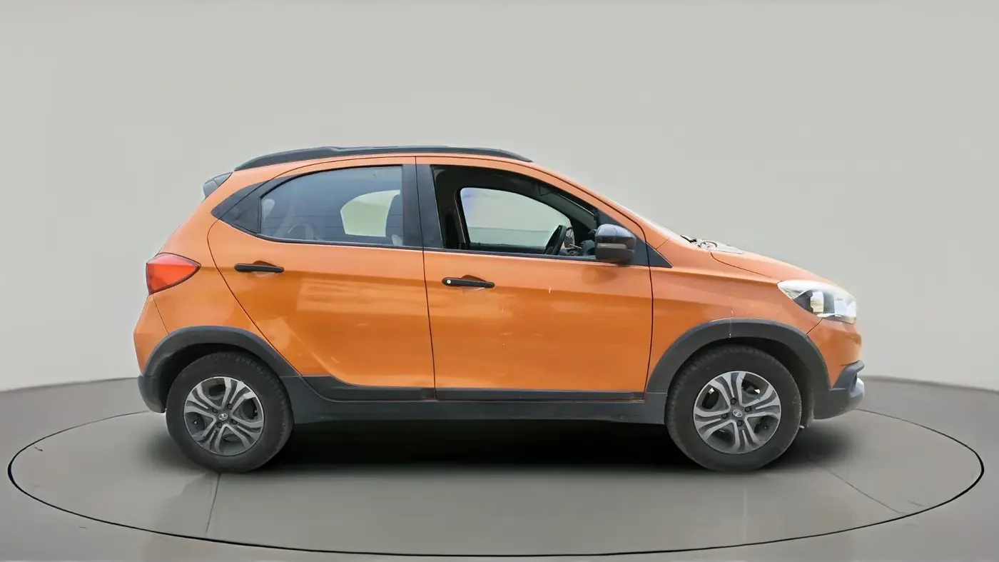 2018 Tata TIAGO NRG PETROL, Petrol, Manual, 84,715 km, exterior