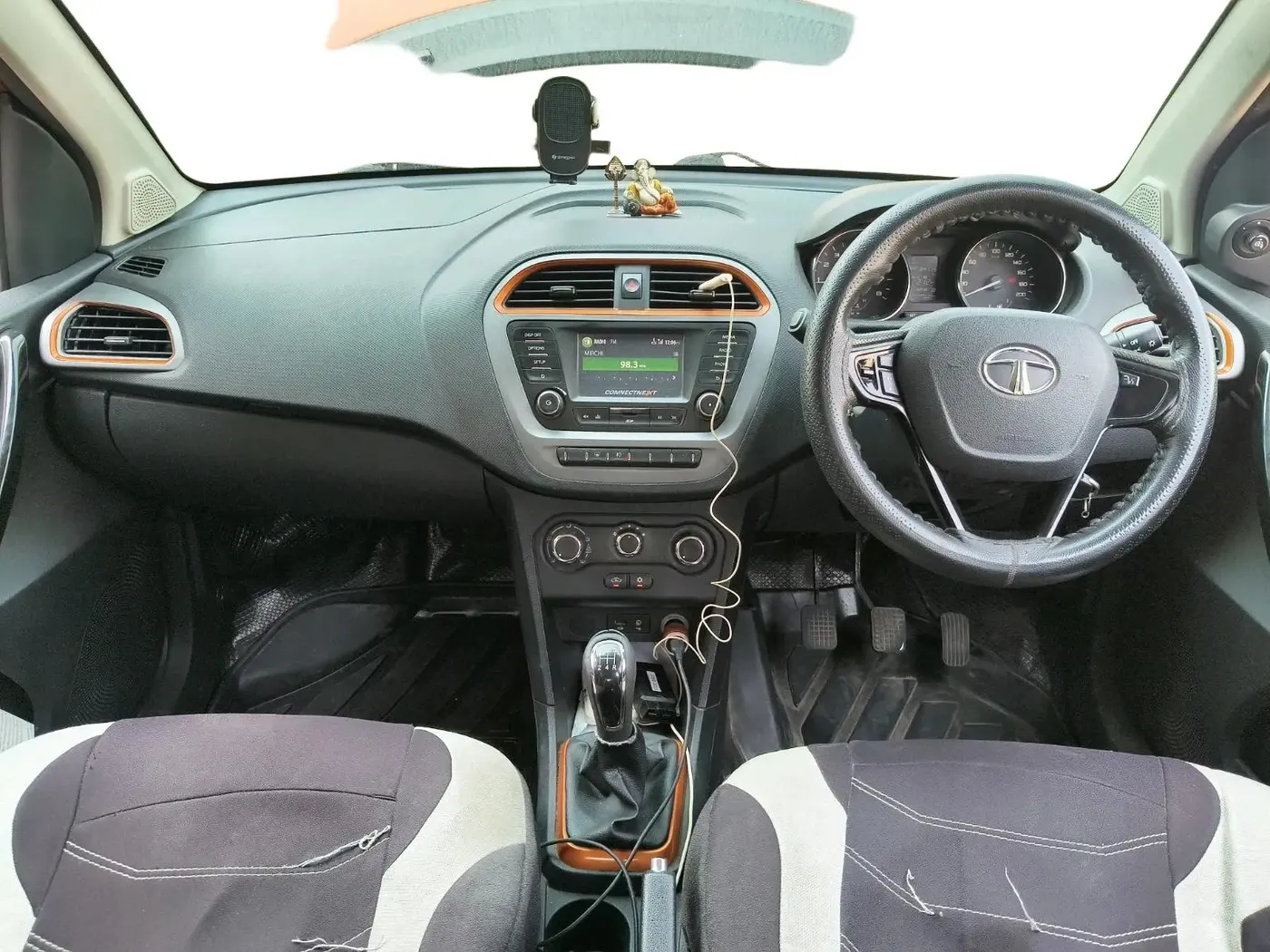 2018 Tata TIAGO NRG PETROL, Petrol, Manual, 84,715 km, interior