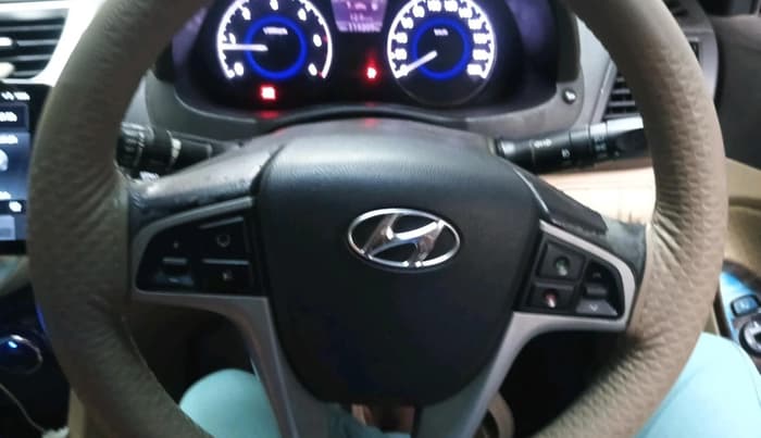 2011 Hyundai Verna FLUIDIC 1.6 CRDI SX, Diesel, Manual, 1,14,209 km, interior