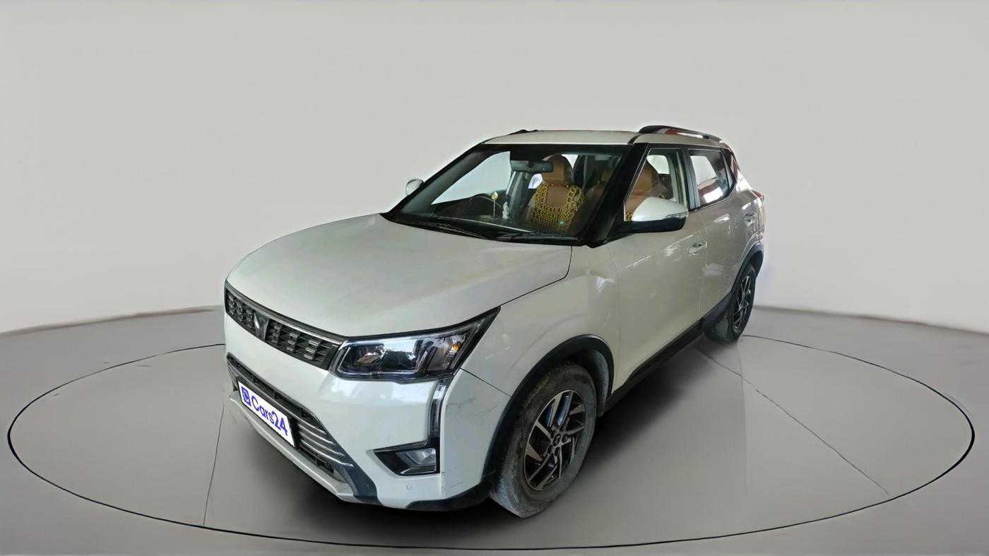 2023 Mahindra XUV300 W8 (O) 1.2 PETROL AMT, Petrol, Automatic, 16,526 km, exterior