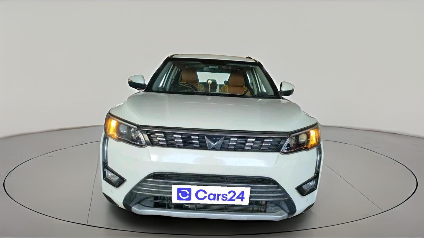 2023 Mahindra XUV300 W8 (O) 1.2 PETROL AMT, Petrol, Automatic, 16,526 km, exterior