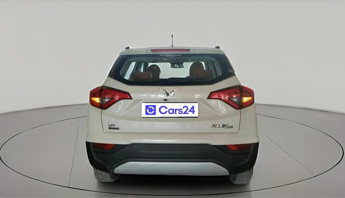 2023 Mahindra XUV300 W8 (O) 1.2 PETROL AMT, Petrol, Automatic, 16,526 km, exterior