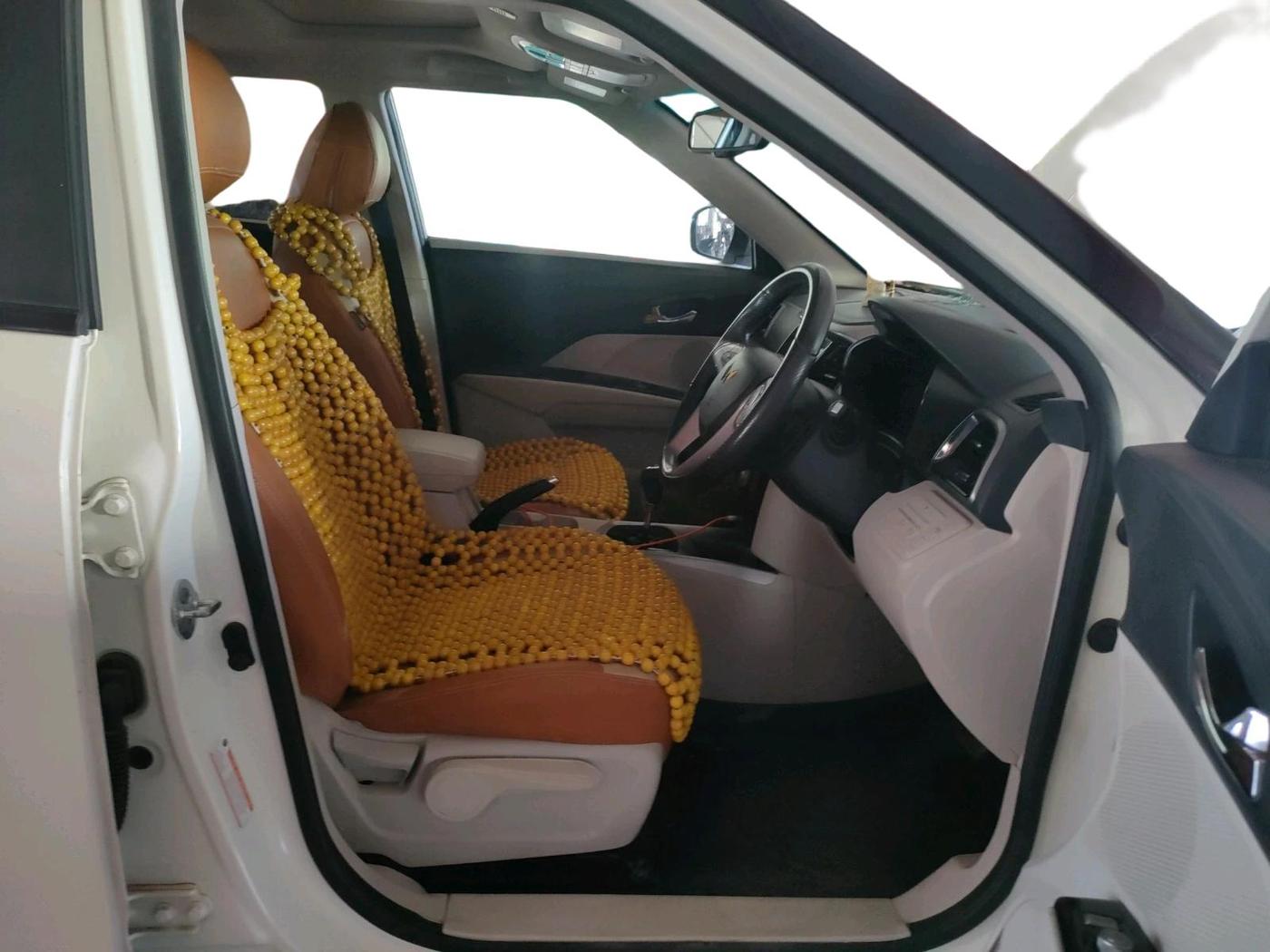 2023 Mahindra XUV300 W8 (O) 1.2 PETROL AMT, Petrol, Automatic, 16,526 km, interior