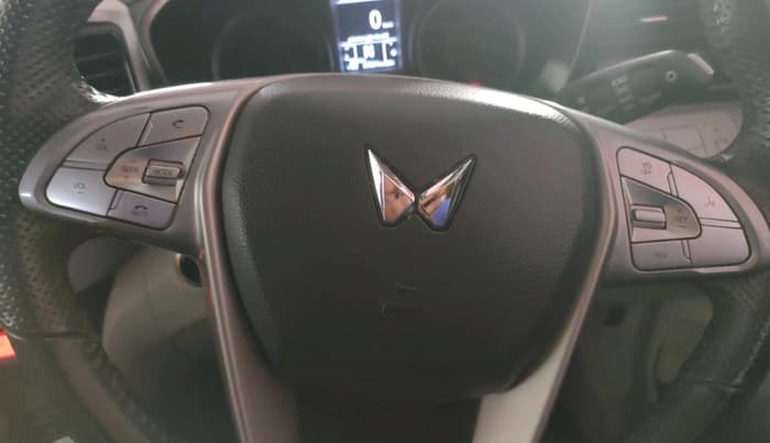 2023 Mahindra XUV300 W8 (O) 1.2 PETROL AMT, Petrol, Automatic, 16,526 km, interior